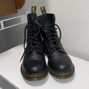 dr. martens 1460 pascal boot